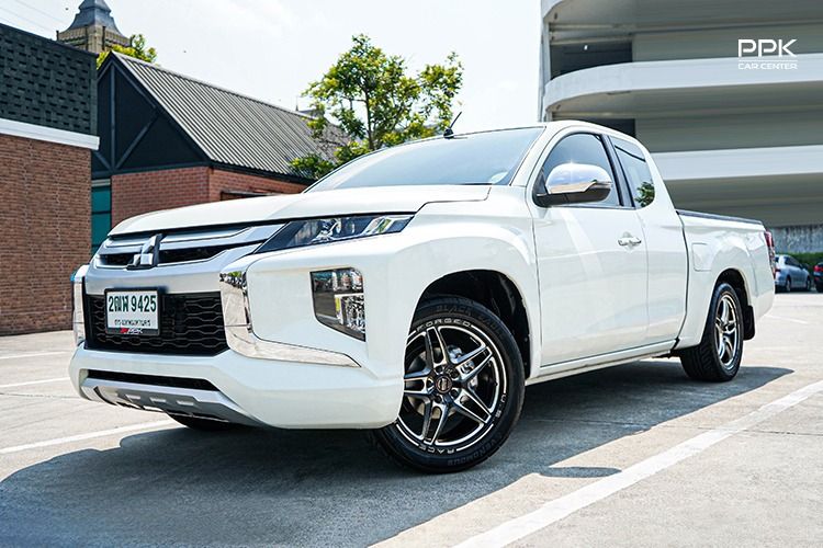 2020 Mitsubishi Triton 2.5 GLX Mega Cab
