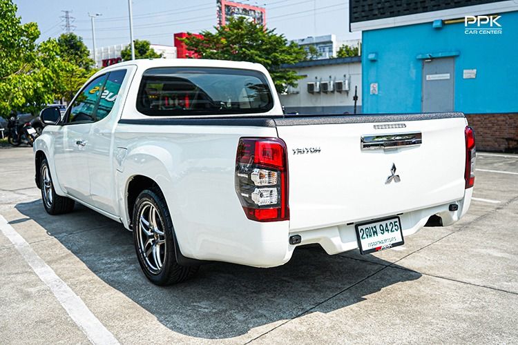 Mitsubishi Triton 2020 2.5 GLX Pickup ดีเซล ไม่ติดแก๊ส เกียร์ธรรมดา ขาว รูปที่ 4