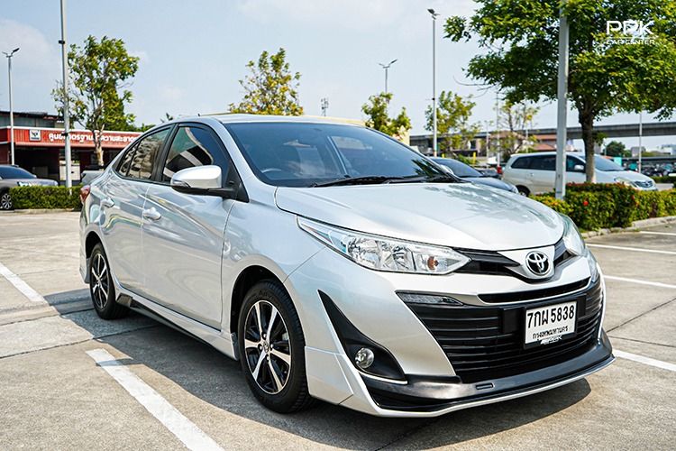 Toyota Yaris ATIV 2018 1.2 E Sedan เบนซิน ไม่ติดแก๊ส เกียร์อัตโนมัติ เทา รูปที่ 3