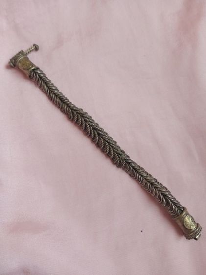 ข้อมือโบราณ ตะขอแบบสลักเกลียวหมุน