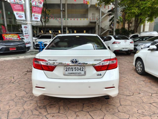 Toyota Camry 2013 2.5 Hybrid Sedan ไฮบริด ไม่ติดแก๊ส เกียร์อัตโนมัติ ขาว รูปที่ 4