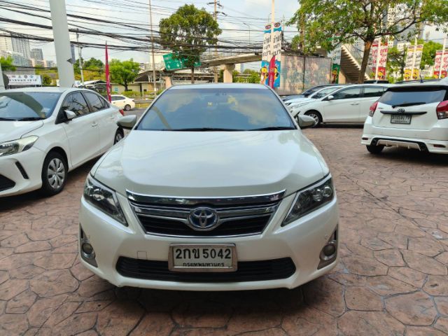 Toyota Camry 2013 2.5 Hybrid Sedan ไฮบริด ไม่ติดแก๊ส เกียร์อัตโนมัติ ขาว รูปที่ 2