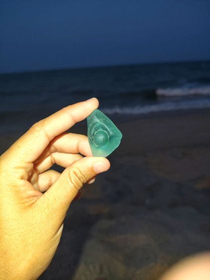 ฟ้า Sea glass 