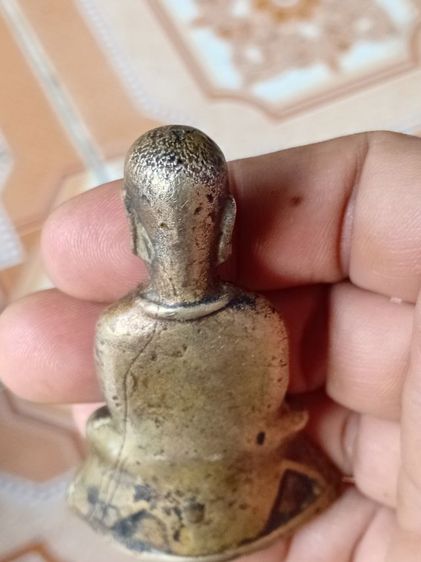 พ่องั่งสร้อยสังวาลเศียรโล้นเนื้อทองบวบ รูปที่ 6