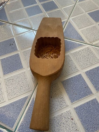 ไม้ พิมย์    ขนม