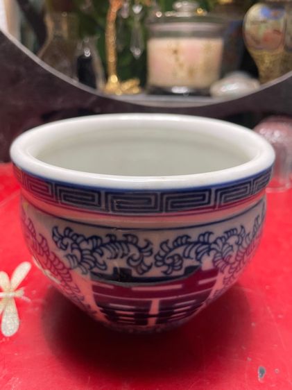 กระโถน  ลายคราม 