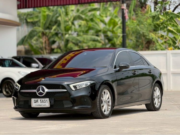 Mercedes-Benz A-Class 2018 A200 Sedan เบนซิน ไม่ติดแก๊ส เกียร์อัตโนมัติ ดำ รูปที่ 3