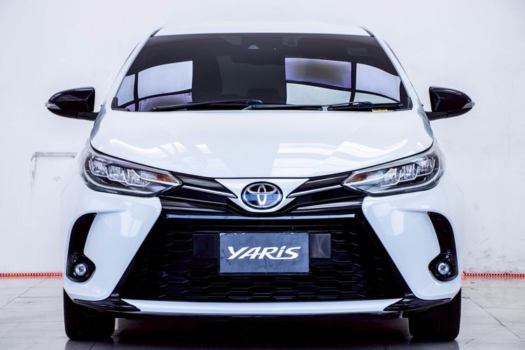 Toyota Yaris 2021 1.2 Premium Sedan เบนซิน ไม่ติดแก๊ส เกียร์อัตโนมัติ ขาว รูปที่ 4