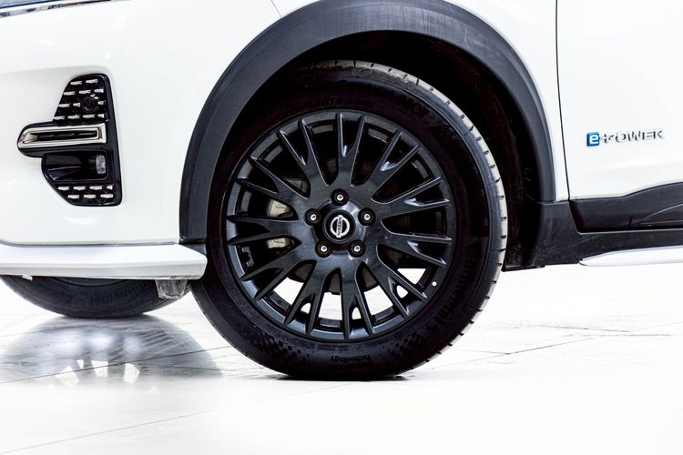 Nissan Kicks 2023 1.2 Autech Utility-car ไฮบริด ไม่ติดแก๊ส เกียร์อัตโนมัติ ขาว รูปที่ 4
