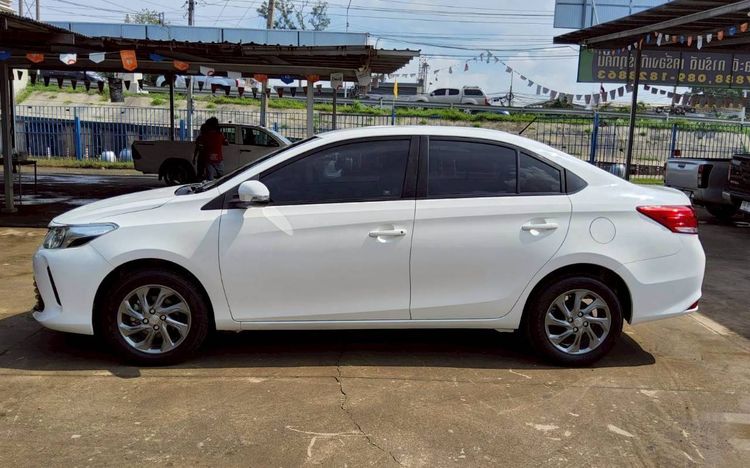 Toyota Vios 2019 1.5 E Sedan เบนซิน ไม่ติดแก๊ส เกียร์อัตโนมัติ ขาว รูปที่ 4