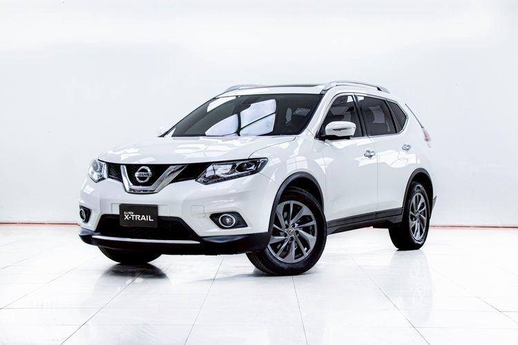 Nissan X-Trail 2015 2.5 V 4WD Utility-car เบนซิน ไม่ติดแก๊ส เกียร์อัตโนมัติ ขาว