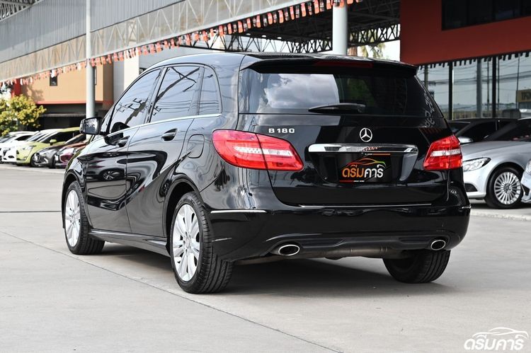 Mercedes-Benz B-Class 2015 B180 Sedan เบนซิน ไม่ติดแก๊ส เกียร์อัตโนมัติ ดำ รูปที่ 3
