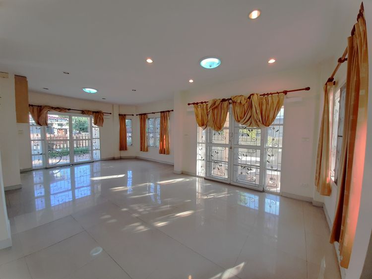 ไม่มี บ้านเดี่ยว หมู่บ้านสินเพชร จันทน์ทองเอี่ยม บางบัวทอง  59.5 ตรว 3 นอน 2 น้ำ 4 จอด (ภายนอก 4 รวม 8 คัน ) 4.4 ล้าน เหลือ 4.0 ล้าน 085 0732541 รูปที่ 3