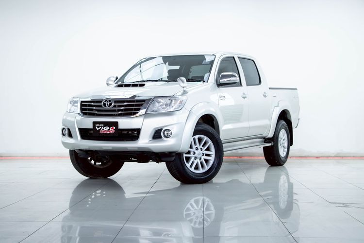 รถ Toyota Hilux Vigo 2.5 Double Cab E Prerunner สี เทา