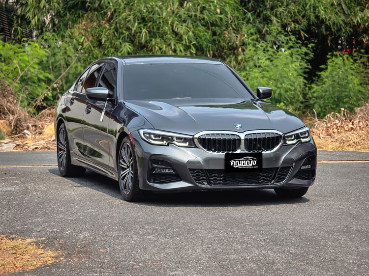 รถ BMW Series 3 320d สี เทา