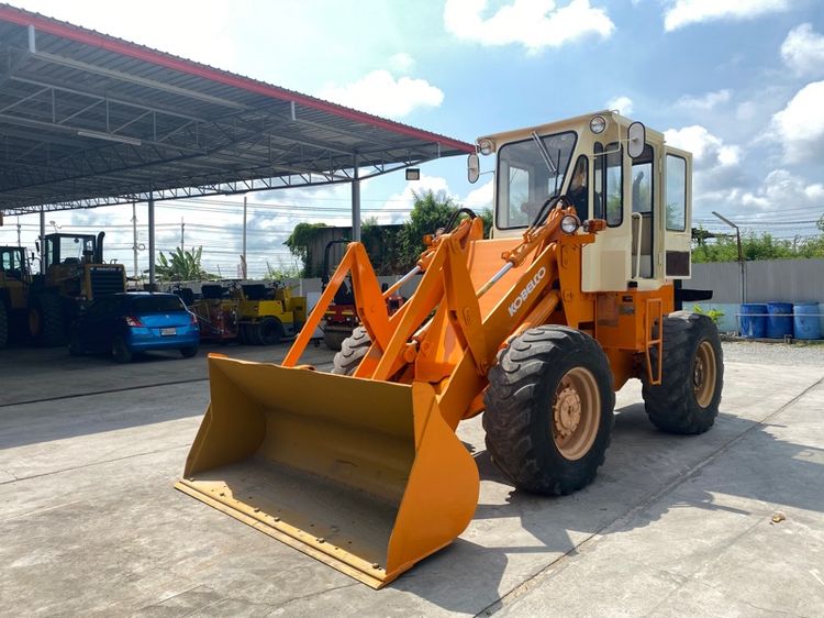 รถตักล้อยาง KOBELCO  รุ่น LK300 บุ้งกี๋ 1.5 คิว  รถเก่านอกนำเข้า    รูปที่ 4