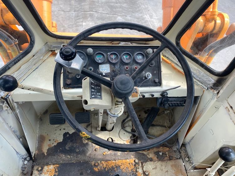 รถตักล้อยาง KOBELCO  รุ่น LK300 บุ้งกี๋ 1.5 คิว  รถเก่านอกนำเข้า    รูปที่ 13