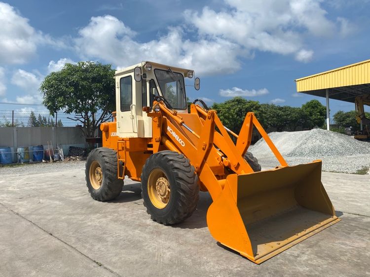 รถตักล้อยาง KOBELCO  รุ่น LK300 บุ้งกี๋ 1.5 คิว  รถเก่านอกนำเข้า    รูปที่ 10