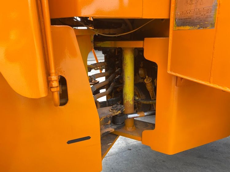 รถตักล้อยาง KOBELCO  รุ่น LK300 บุ้งกี๋ 1.5 คิว  รถเก่านอกนำเข้า    รูปที่ 11