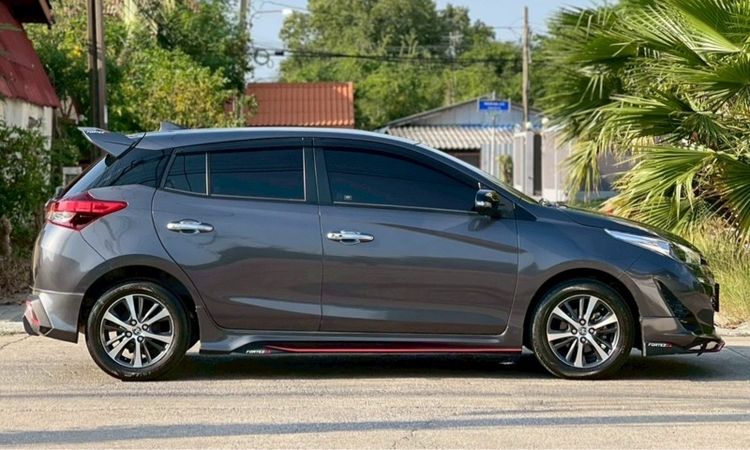 Toyota Yaris 2020 1.2 High เบนซิน เกียร์อัตโนมัติ เทา รูปที่ 3