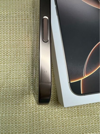 Apple iphone 16Promax 256 แบต90 สภาพสวยยกกล่องประกันหมด8เดือน4 ตัวเครื่องมีรอยเคสกัดนิดเดียวกล้องไม่ราไม่มีเลเซอ รูปที่ 8