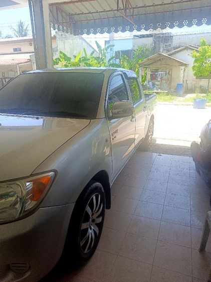 Toyota Hilux Vigo 2005 2.5 E Pickup ดีเซล ไม่ติดแก๊ส เกียร์ธรรมดา บรอนซ์เงิน รูปที่ 4
