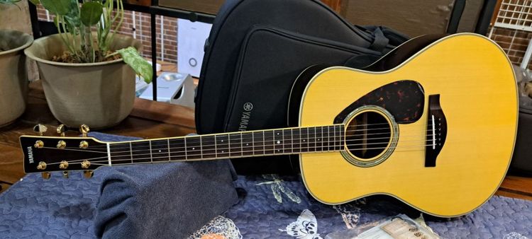 กีต้าร์โปร่ง YAMAHA LL-6 A.R.E 