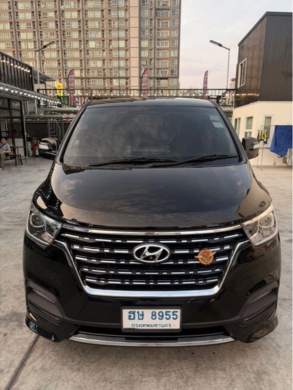Hyundai H-1  2016 2.5 Deluxe Van ดีเซล เกียร์อัตโนมัติ ดำ