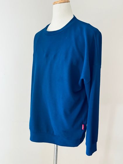 เสื้อยืดคอกลมแขนยาวสีน้ำเงินผ้ายืดใส่สบาย รูปที่ 3