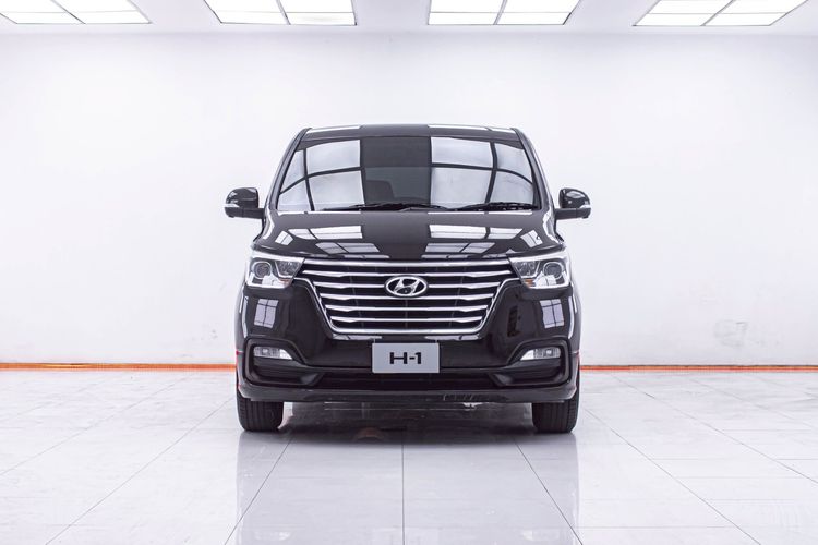 Hyundai H-1  2019 2.5 Deluxe Utility-car ดีเซล ไม่ติดแก๊ส เกียร์อัตโนมัติ น้ำตาล รูปที่ 4