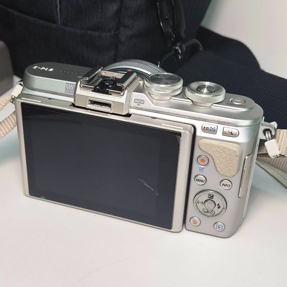 Olympus PEN E-PL8 + เลนส์ 14-42mm สีขาว สภาพสวย ถ่ายคาเฟ่สวยมาก พร้อมใช้งาน รูปที่ 6