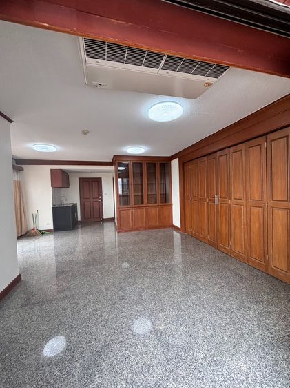 LPN Development สร้างเสร็จก่อน 2010 PSTCondo ville for sale corner unit great location Owner selling directly รูปที่ 3