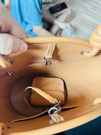 กระเป๋า garmenti tote สี clay  รูปที่ 3