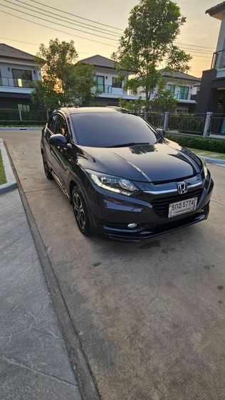 รถ Honda HR-V 1.8 E สี เทา