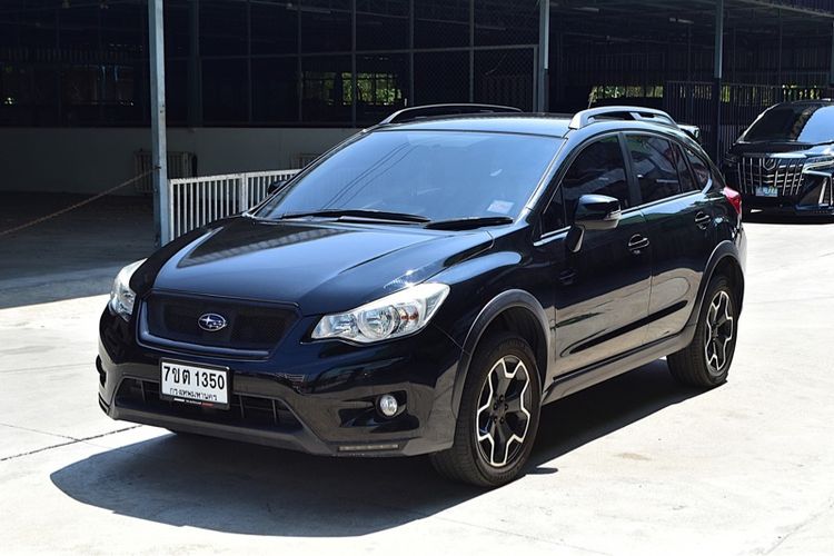 Subaru XV 2015 2.0 4WD Utility-car เบนซิน ไม่ติดแก๊ส เกียร์อัตโนมัติ ดำ รูปที่ 4