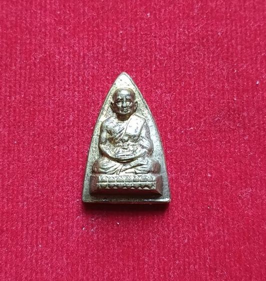 หลวงปู่ทวด หลังหนังสือห้าแถว กลีบบัวแข้งยาว ปี2506
 รูปที่ 6