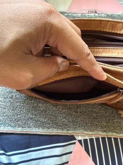 กระเป๋าสะพายข้างหนังนูบัค Bagspace รูปที่ 6