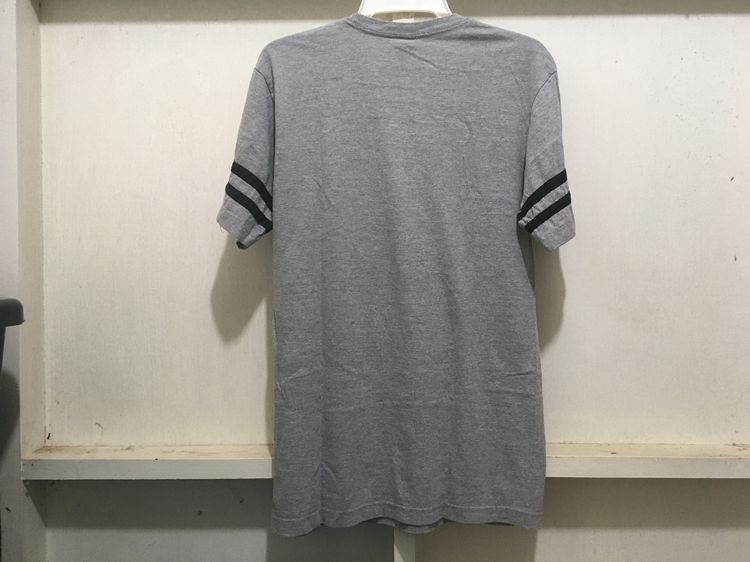เสื้อยืดคอกลม แบรนด์ VOLCOM สีเทา รูปที่ 2