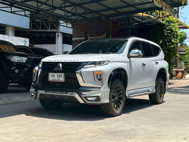 รถ Mitsubishi Pajero Sport 2.4  GT Premium Elite Edition  2WD สี ขาว