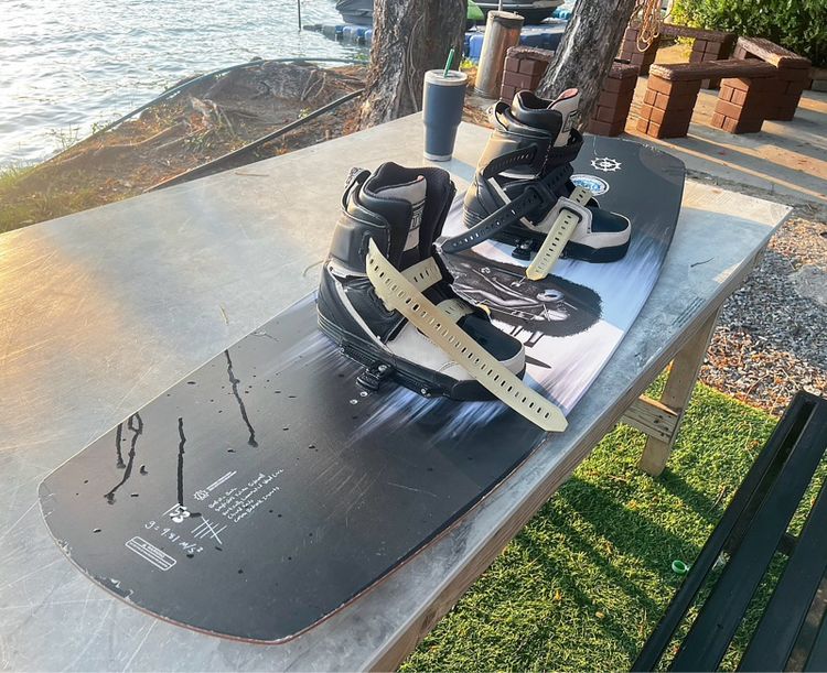 ขาย Board slingshot ปี2022 Size 153 สภาพดี ราคาแบ่งปัน รูปที่ 2