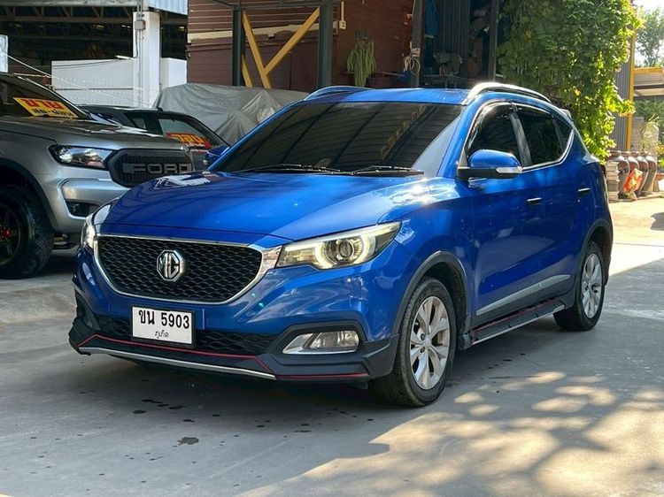 รถ MG ZS 1.5 D สี น้ำเงิน