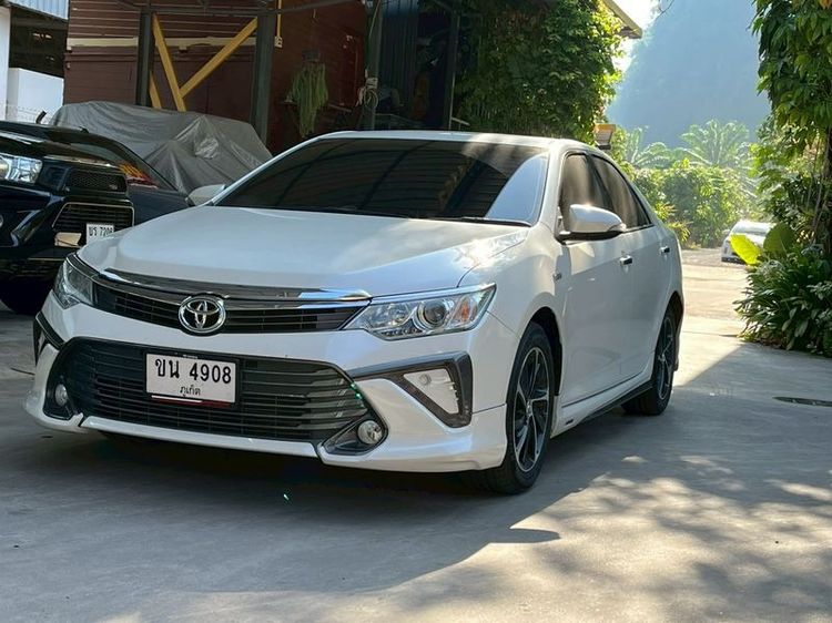 รถ Toyota Camry 2.0 G Extremo สี ขาว