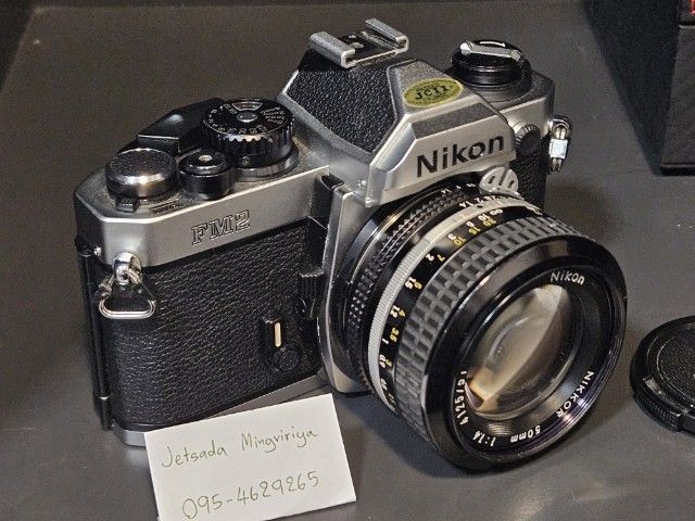 กล้อง Nikon fm2, เลนส์ Nikkor 50mm f1.4, สายคล้องสีแดง Artisan Artist รูปที่ 2