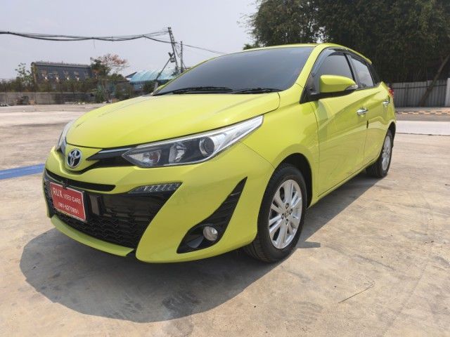รถ Toyota Yaris 1.2 G สี เขียว