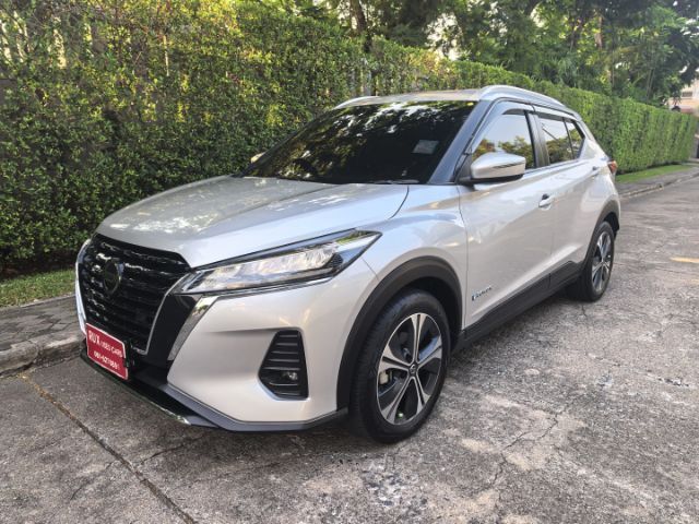 รถ Nissan Kicks 1.2 E สี บรอนซ์เงิน
