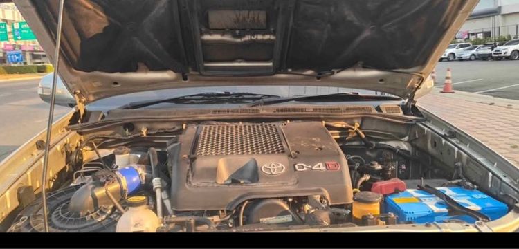 รถ Toyota Fortuner 3.0 V 4WD สี บรอนซ์เงิน