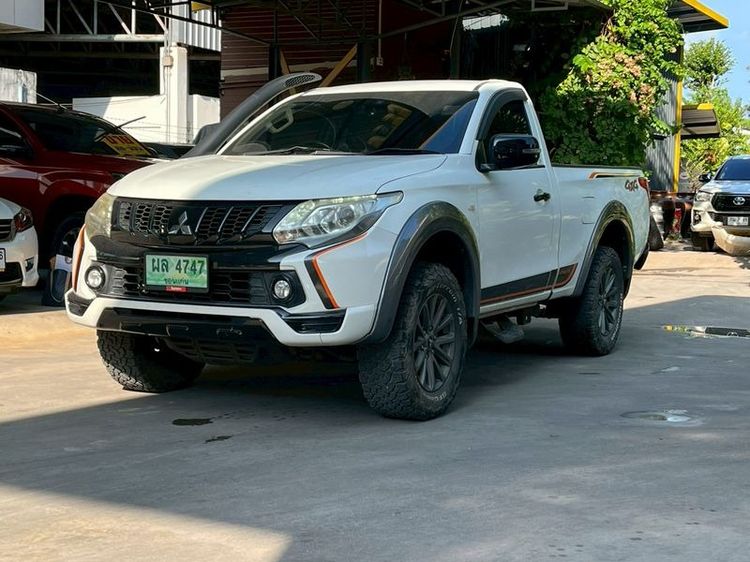 รถ Mitsubishi Triton 2.5 GL 4WD สี ขาว