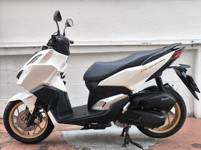 ขาย click160ABS สีขาวล้อทอง ปี2022 รูปที่ 4