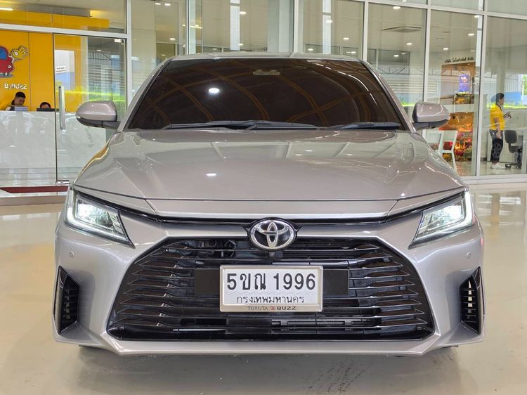 รถ Toyota Yaris ATIV 1.2 Sport Premium สี เทา