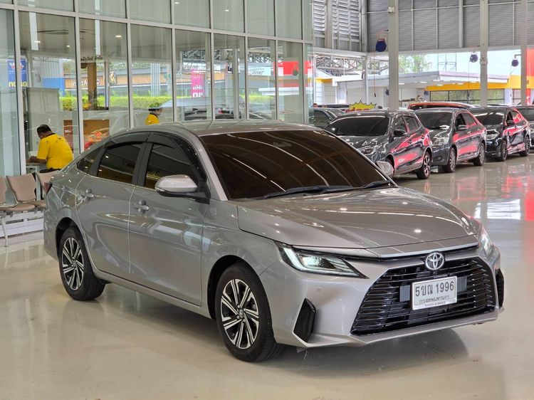 Toyota Yaris ATIV 2023 1.2 Sport Premium Sedan เบนซิน ไม่ติดแก๊ส เกียร์อัตโนมัติ เทา รูปที่ 2